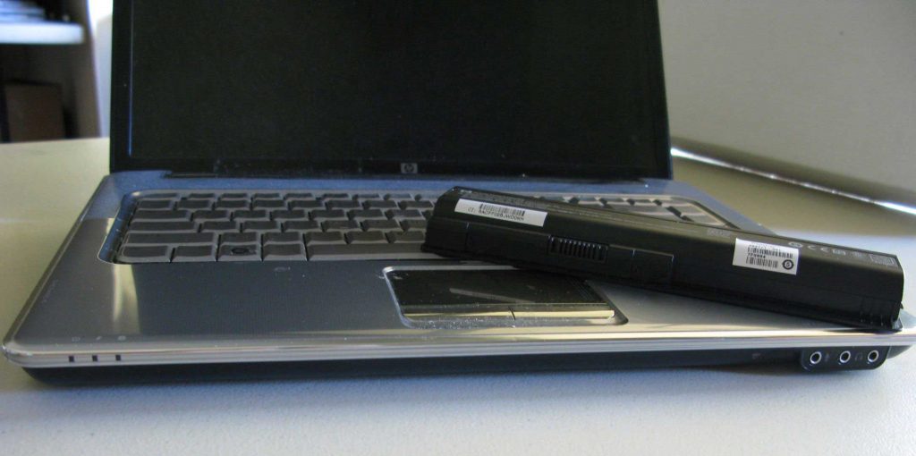 what to do when you spill liquid on your laptop battery